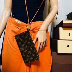 👜Always authetic LV pochette👜